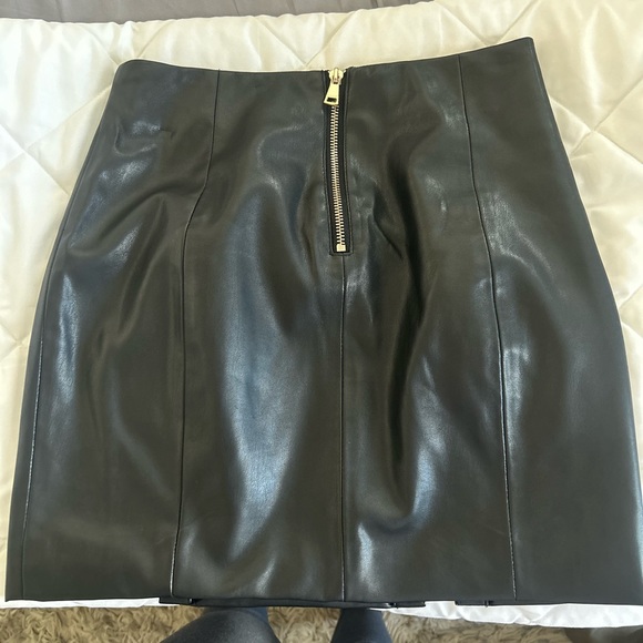 Bebe 2 piece set - Picture 5 of 6